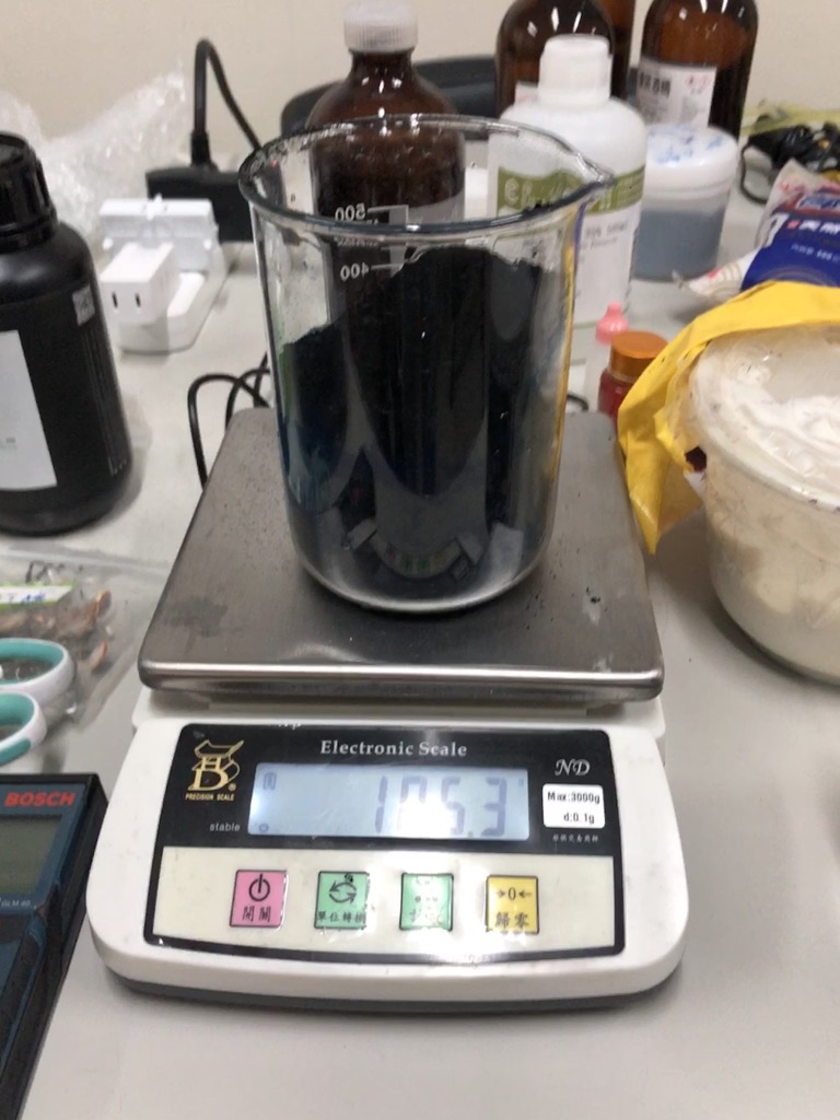 measure 100g of activated charcoal and carbon black