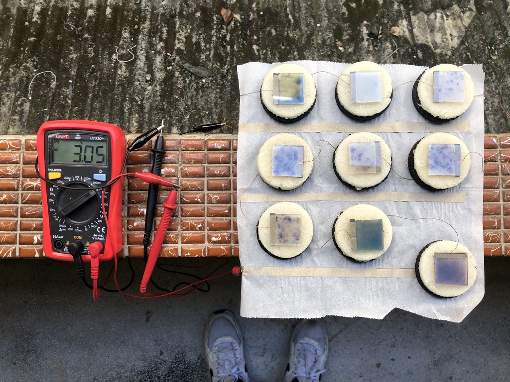 Parallel the DSSC gelatin to get higher voltage.